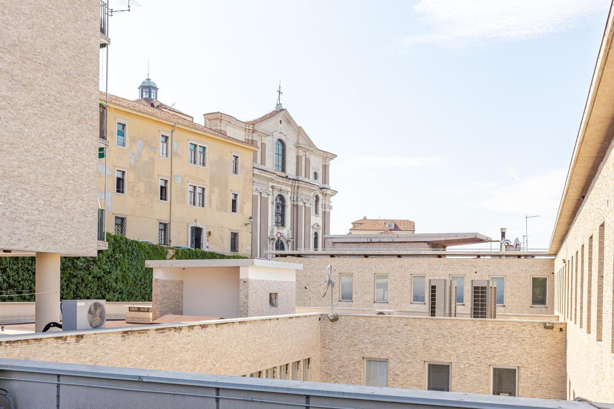 Teatro Romano Suites - Isabella Trieste Eksteriør bilde